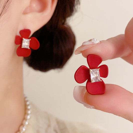 紅色花朵復古簡約耳釘－商品主圖｜https://igowo.tw/