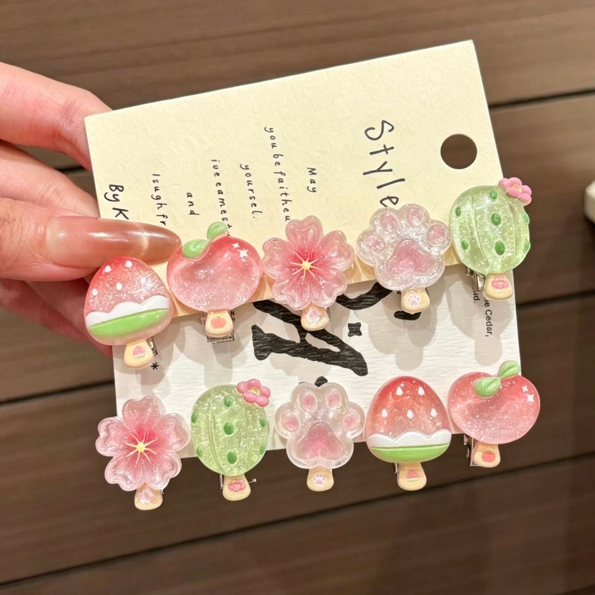 卡通水果小巧髮夾－商品主圖｜https://igowo.tw/
