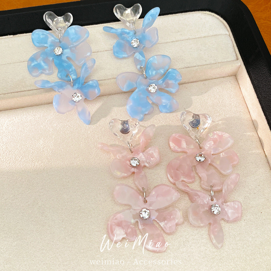 樹脂愛心花朵流蘇耳環－銀針-藍色款實拍｜https://igowo.tw/