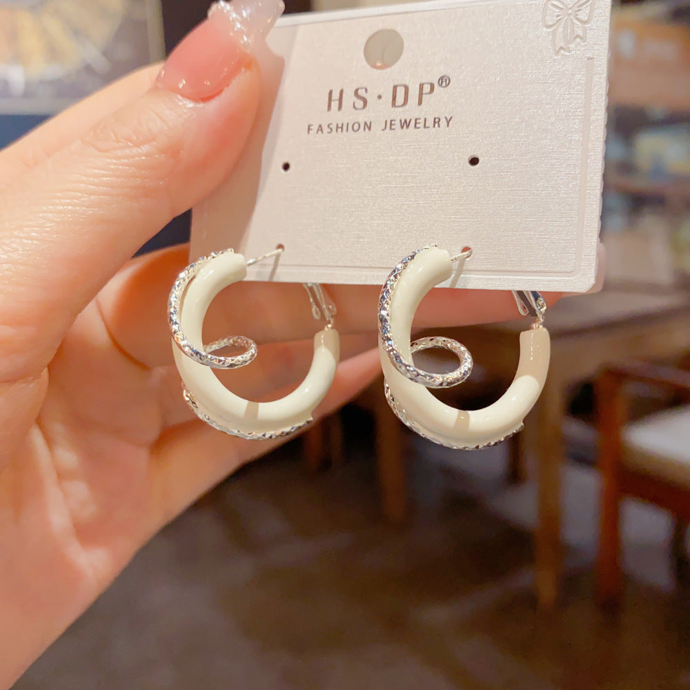 琺瑯金屬圓圈簡約耳環－第二視角實拍｜https://igowo.tw/