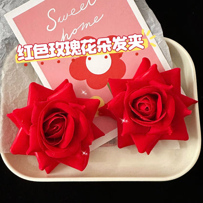 紅色玫瑰立體簡約髮夾－商品主圖｜https://igowo.tw/