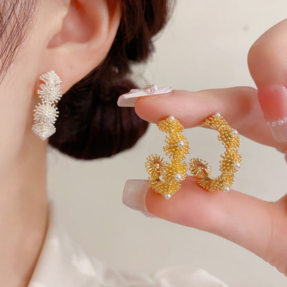 金屬花朵C形復古耳環－商品主圖｜https://igowo.tw/