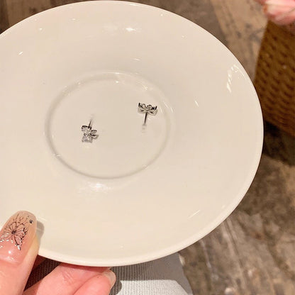 鋯石蝴蝶微鑲小巧耳釘