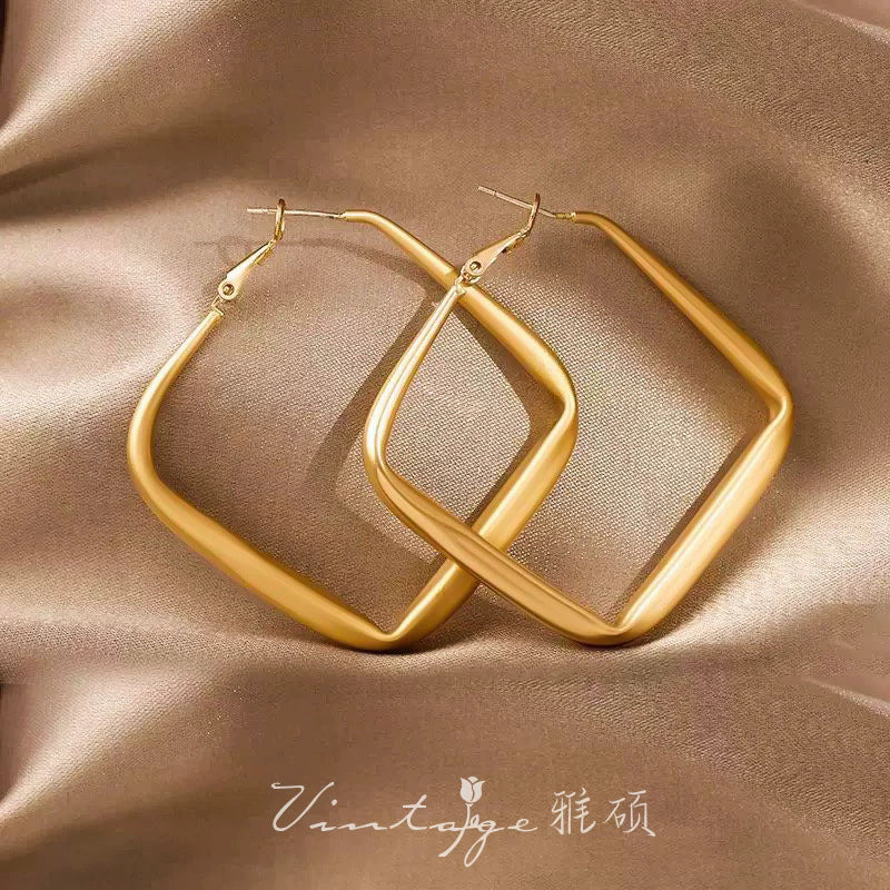 金屬復古耳釘－細節特寫31｜https://igowo.tw/