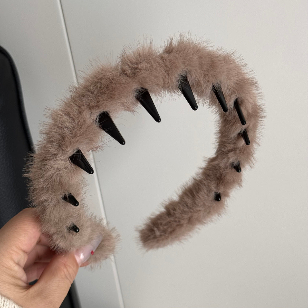 絨面波浪纏繞髮箍－細節特寫7｜https://igowo.tw/