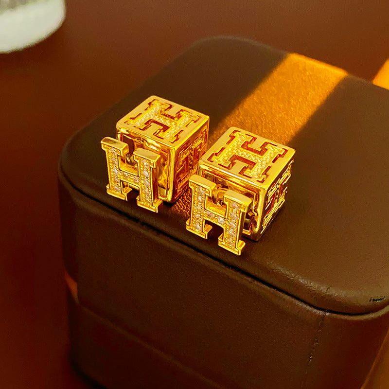 金色鋯石字母鏤空耳環