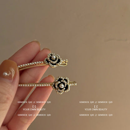 珍珠山茶花復古髮夾－商品主圖｜https://igowo.tw/