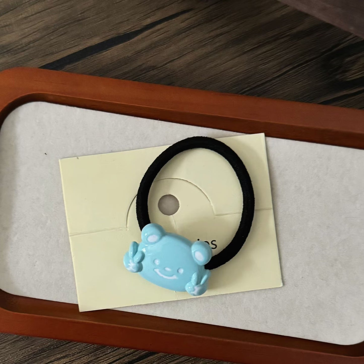 黑色小熊簡約髮圈－綠色髮圈款細節1｜https://igowo.tw/
