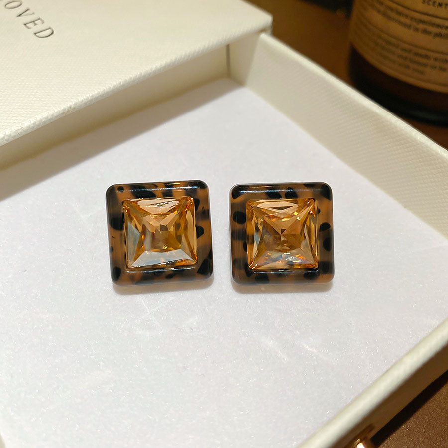 棕色豹紋菱形流蘇耳環－細節特寫15｜https://igowo.tw/