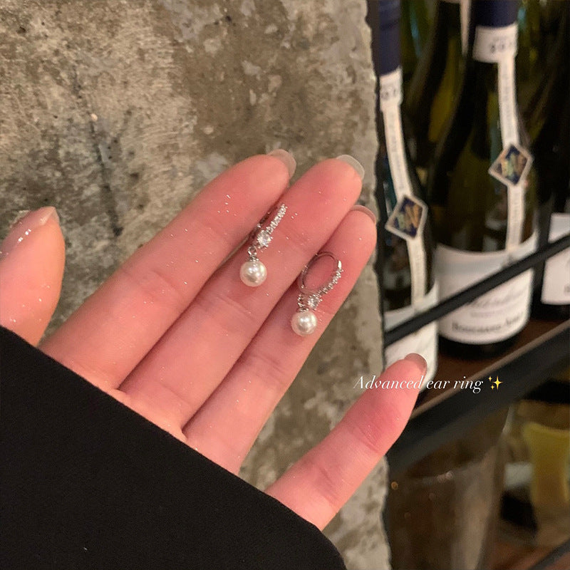 鑲鋯爆閃氣質珍珠耳扣