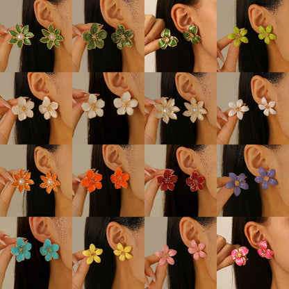 彩色琺瑯花朵簡約耳釘－藍色A-992款細節1｜https://igowo.tw/