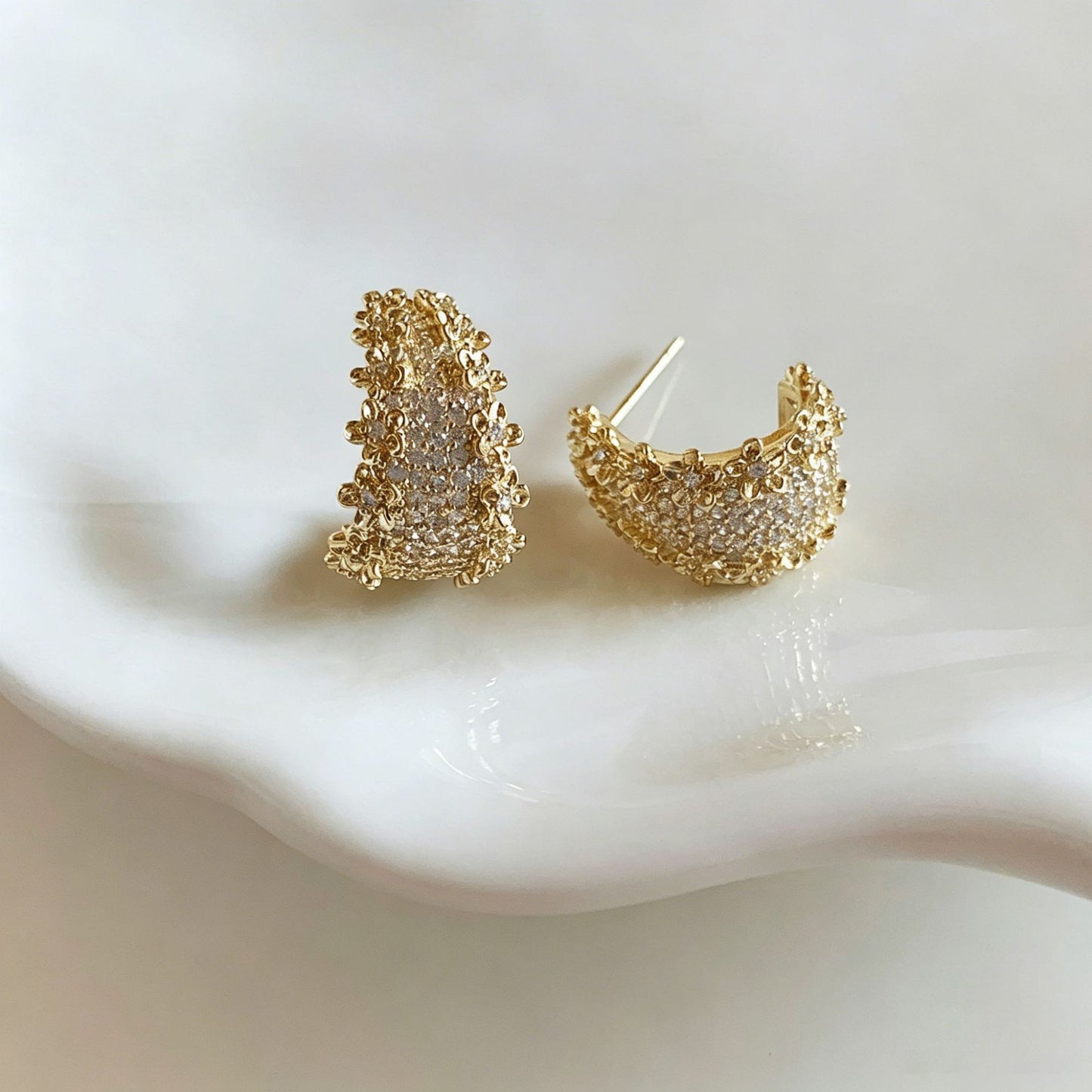 蕾絲鋯石C形復古耳釘