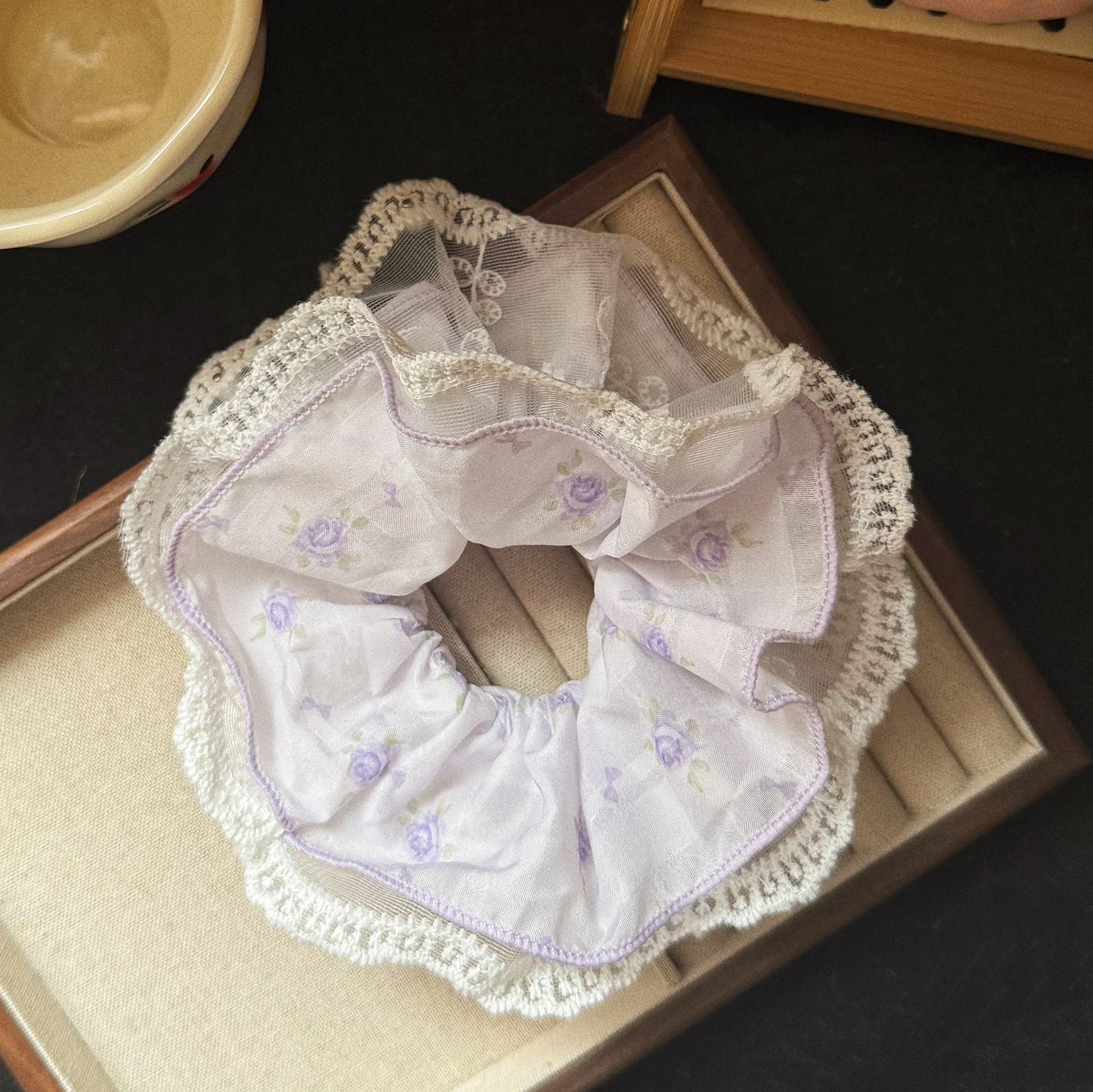 粉色蕾絲碎花髮圈－第二視角實拍｜https://igowo.tw/