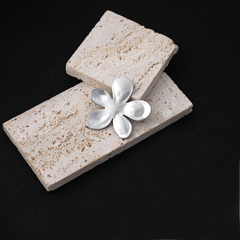 橢圓不規則簡約胸針－/銀色款細節｜https://igowo.tw/