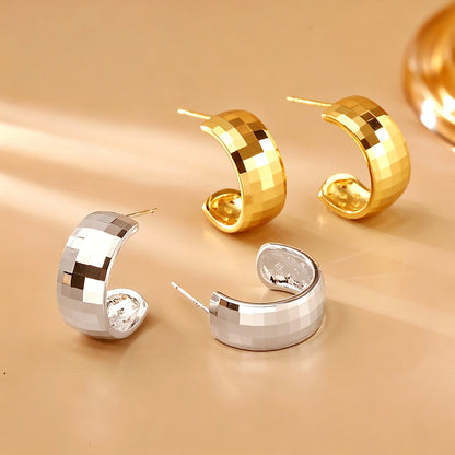 金色C形簡約耳釘－商品主圖｜https://igowo.tw/