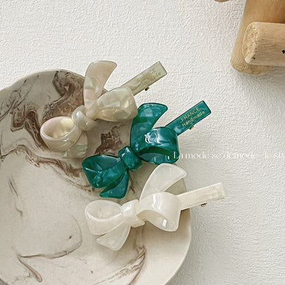 醋酸板材蝴蝶結髮夾－白色款實拍｜https://igowo.tw/