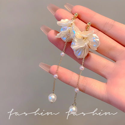 S925珍珠花朵流蘇耳釘－商品主圖｜https://igowo.tw/