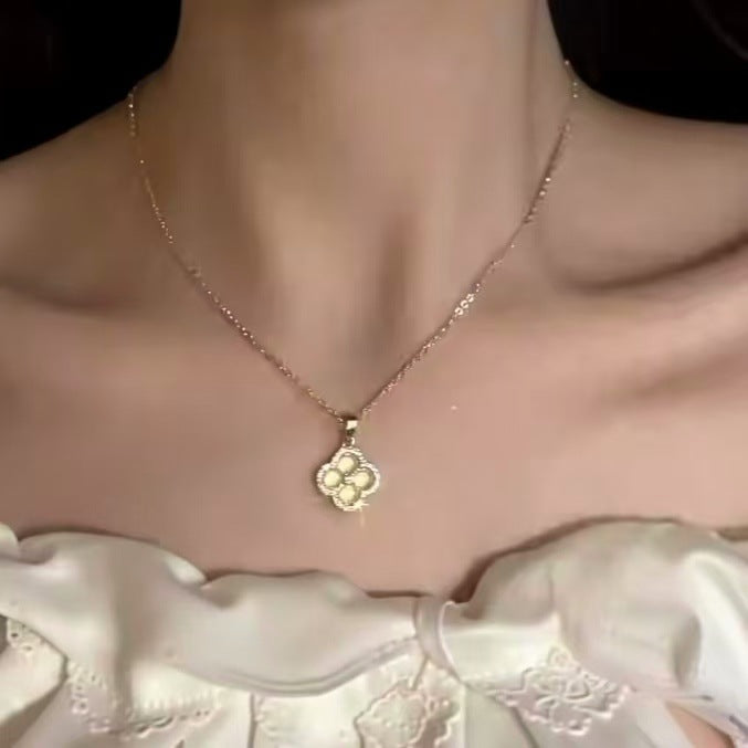 金色鋯石花朵電鍍項鍊－商品主圖｜https://igowo.tw/