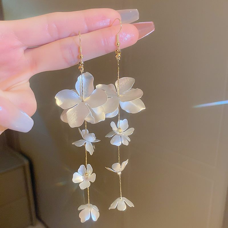 金屬花朵流蘇誇張耳環－細節特寫32｜https://igowo.tw/