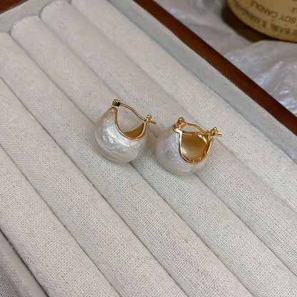 金色琺瑯花朵電鍍耳環－細節特寫5｜https://igowo.tw/