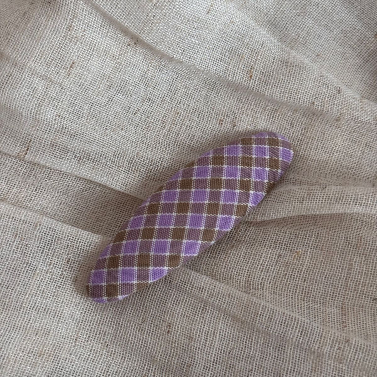 布面格紋簡約髮夾－細節特寫6｜https://igowo.tw/