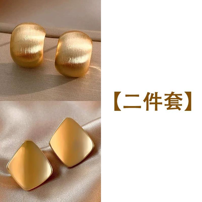 金屬復古耳釘－細節特寫4｜https://igowo.tw/