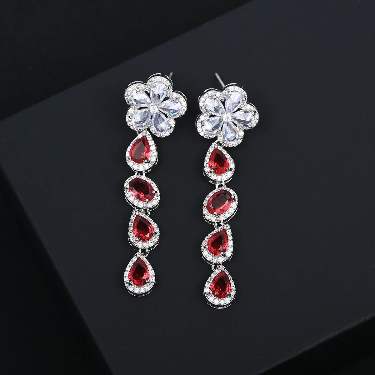 S925彩色鋯石花朵鑲鑽耳環－紅色款實拍｜https://igowo.tw/