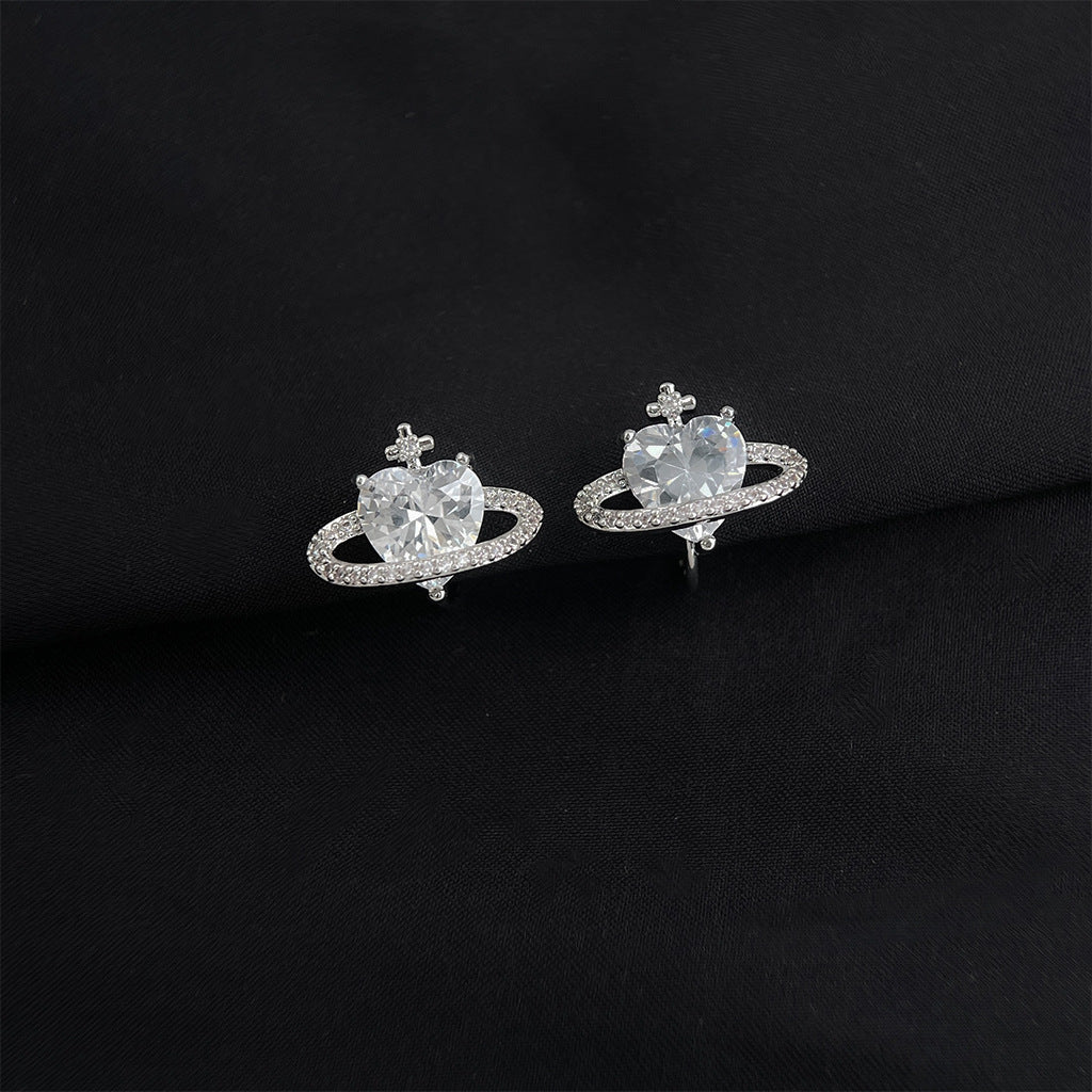 金色鋯石蝴蝶微鑲耳夾－細節特寫19｜https://igowo.tw/