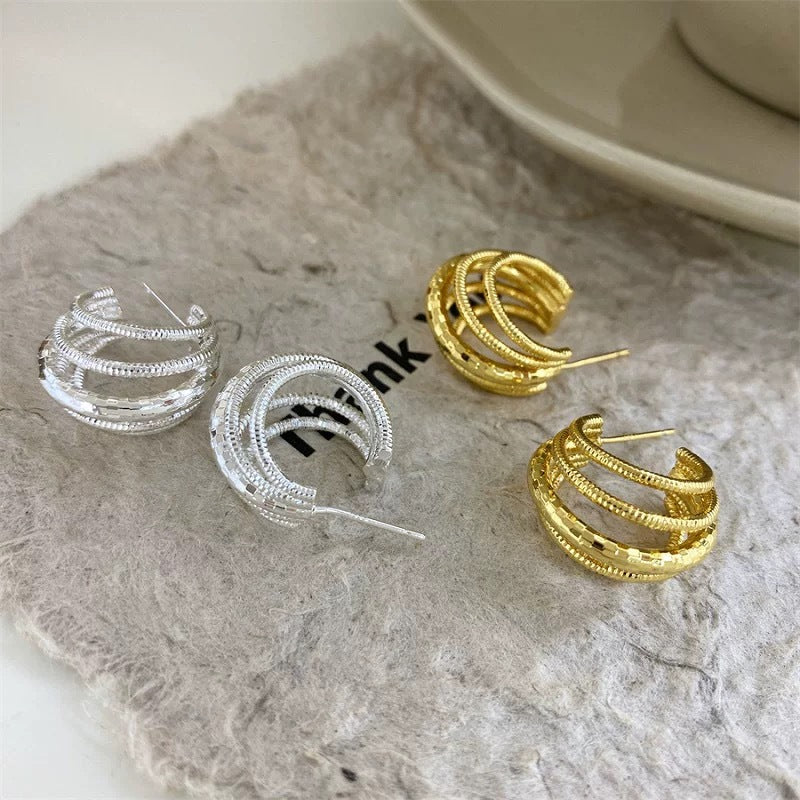金屬交叉多層耳釘－商品主圖｜https://igowo.tw/