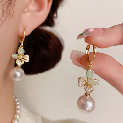 水晶珍珠蝴蝶耳墜－商品主圖｜https://igowo.tw/