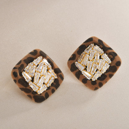 棕色豹紋圓形復古耳釘