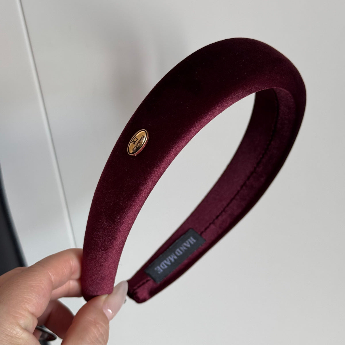 絨面寬版復古髮箍－細節特寫5｜https://igowo.tw/