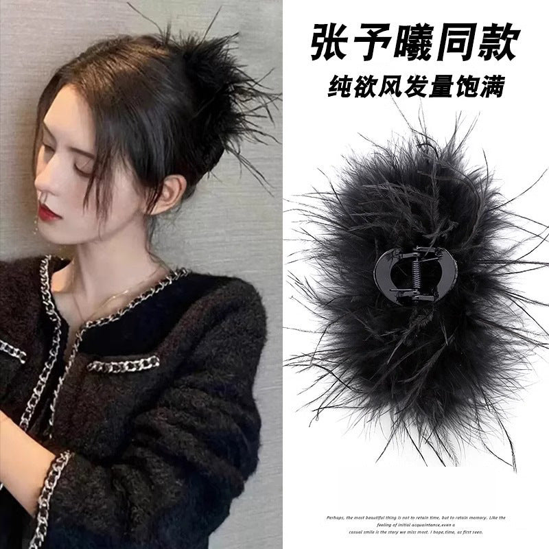 羽毛簡約鯊魚夾－白色7cm款實拍｜https://igowo.tw/