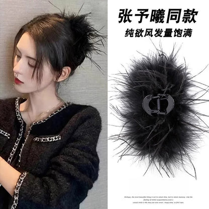 羽毛簡約鯊魚夾－白色7cm款實拍｜https://igowo.tw/