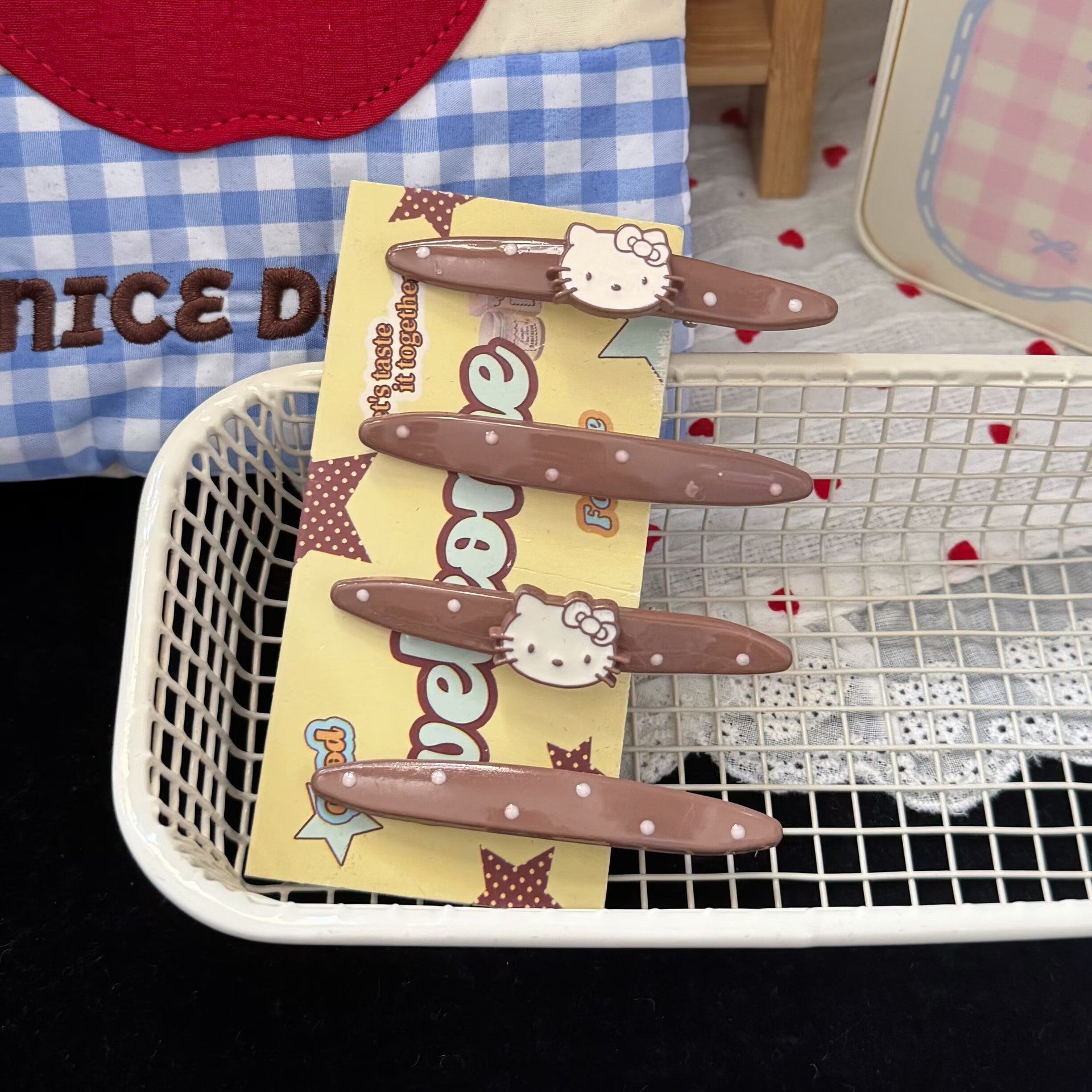 棕色貓咪波點髮夾－商品主圖｜https://igowo.tw/