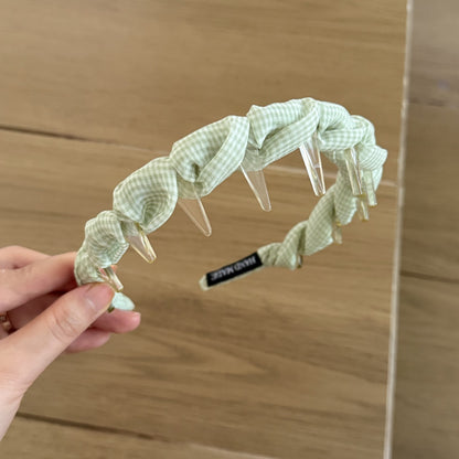 繽紛格紋髮箍－粉色腸圈款細節｜https://igowo.tw/