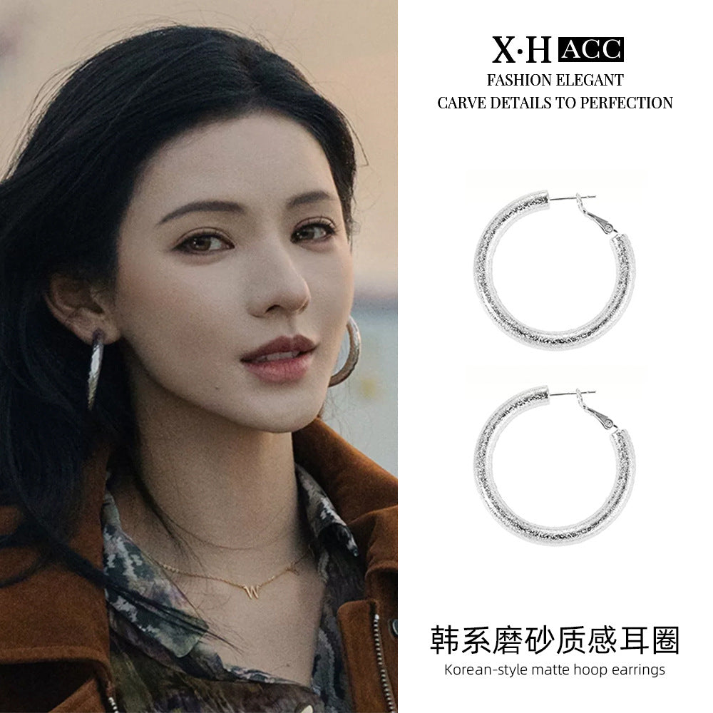 圓圈磨砂誇張耳環－商品主圖｜https://igowo.tw/