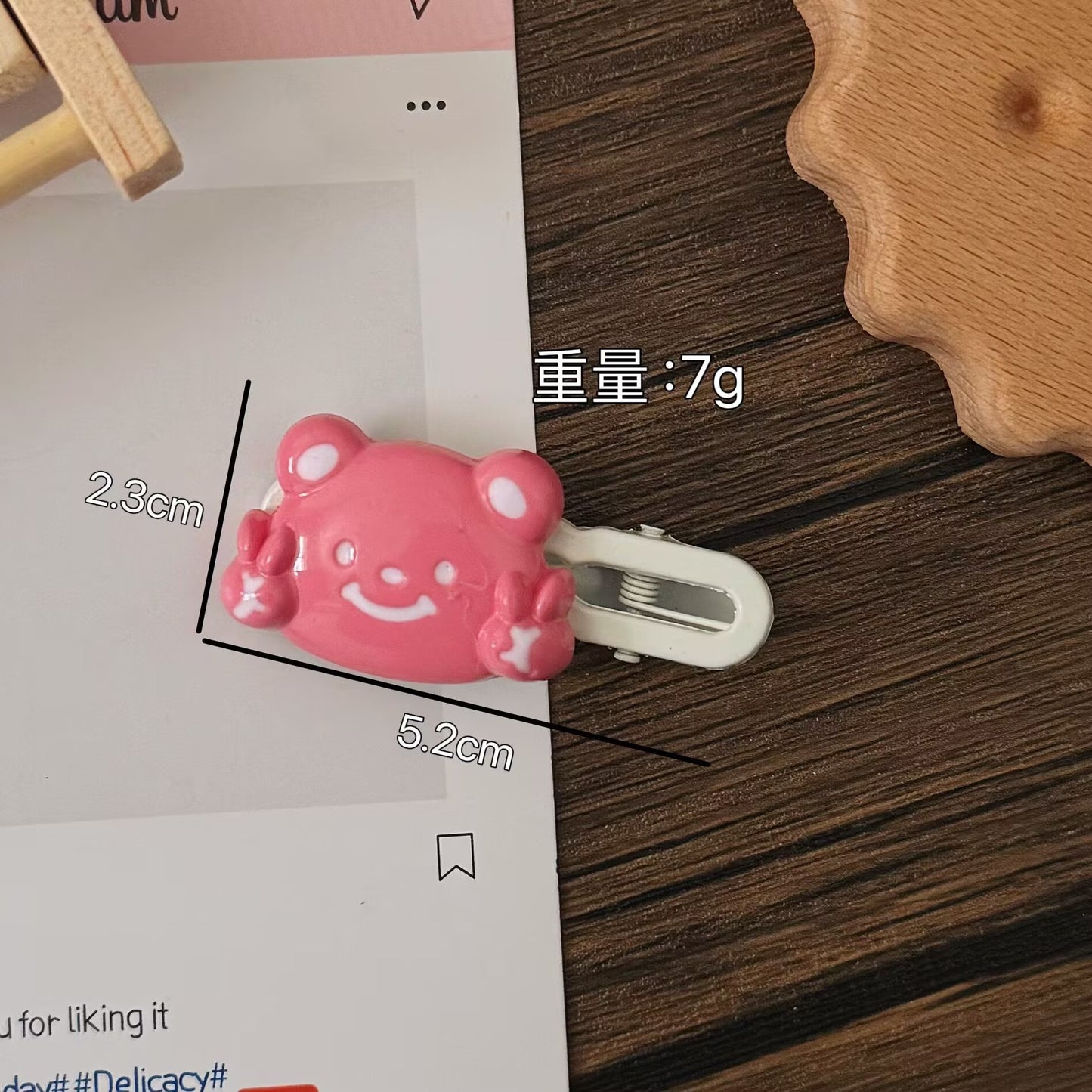 繽紛小熊髮夾－綠色小熊髮夾款細節1｜https://igowo.tw/