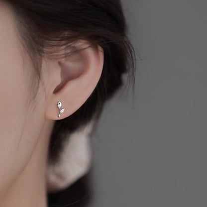 S925彩色鋯石愛心耳釘－細節特寫22｜https://igowo.tw/