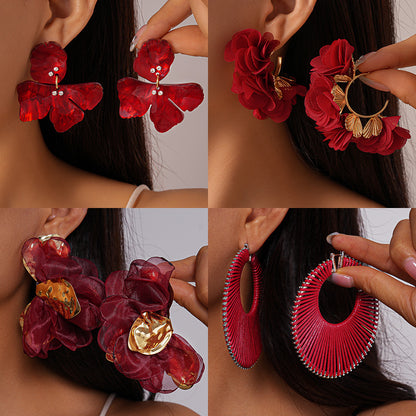 紅色布面花朵誇張耳環－商品主圖｜https://igowo.tw/