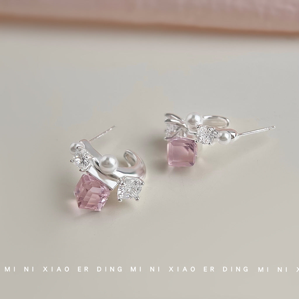 水晶鋯石方形耳釘－商品主圖｜https://igowo.tw/