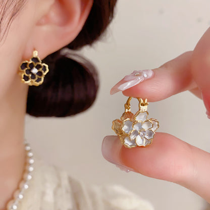 山茶花雙面復古耳扣－商品主圖｜https://igowo.tw/