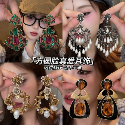 琺瑯鑲鑽復古耳環－商品主圖｜https://igowo.tw/