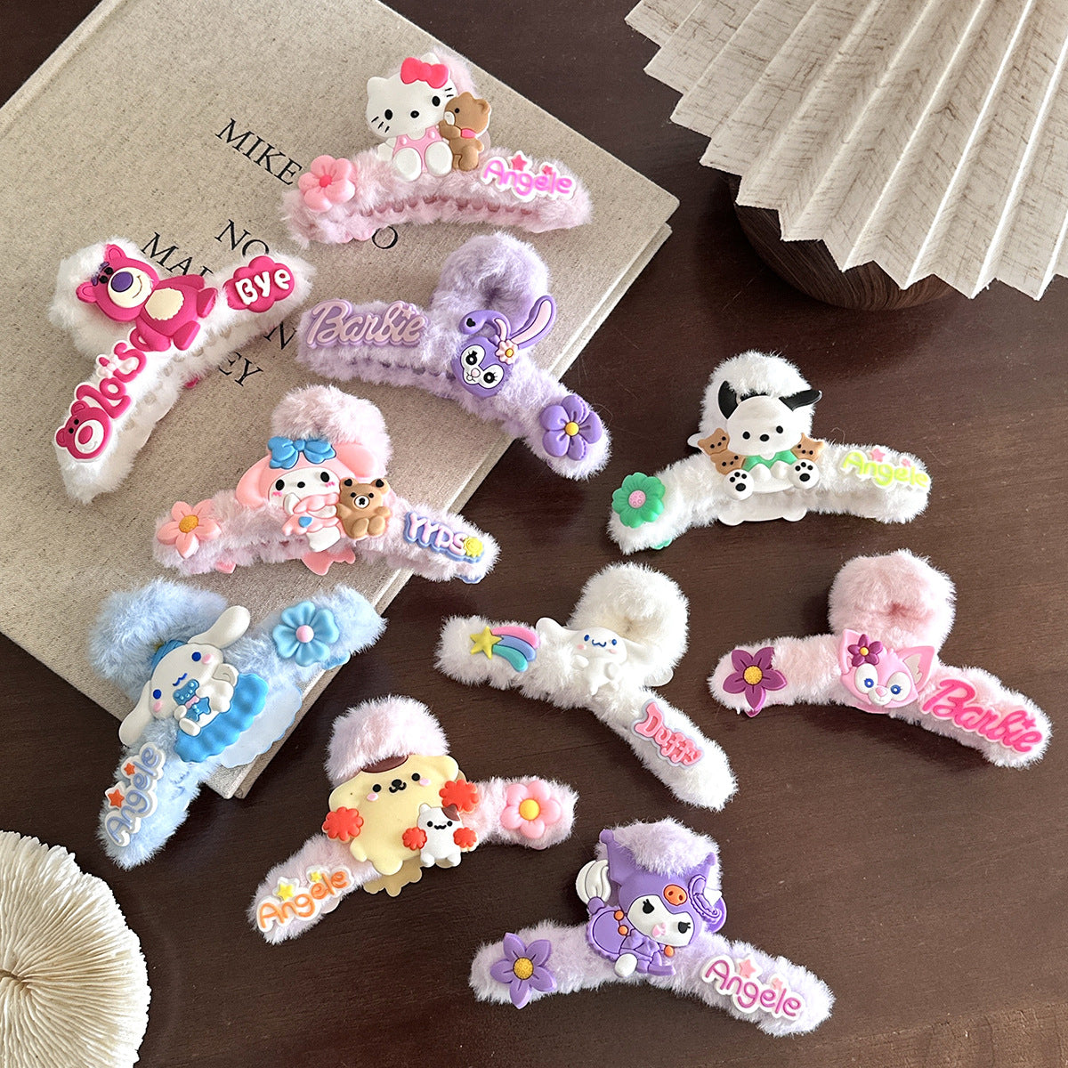 絨面卡通鯊魚夾－第二視角實拍｜https://igowo.tw/