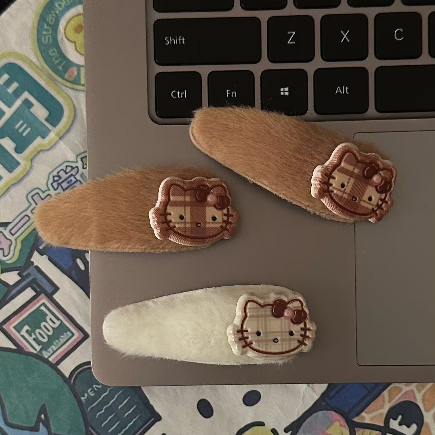 棕色絨面貓咪髮夾－商品主圖｜https://igowo.tw/