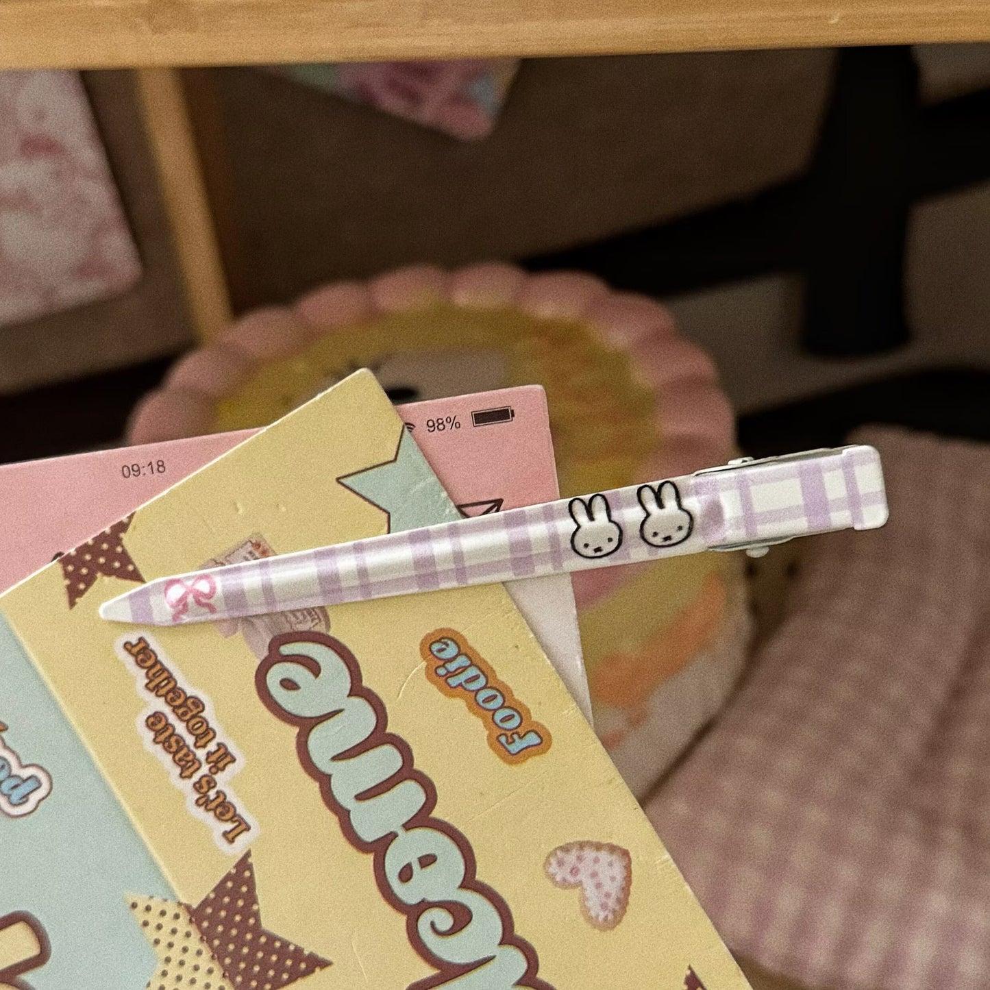 繽紛兔子卡通髮夾－綠色小兔髮夾款細節2｜https://igowo.tw/