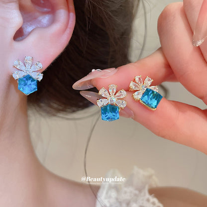 金色鋯石花朵電鍍耳釘－第二視角實拍｜https://igowo.tw/