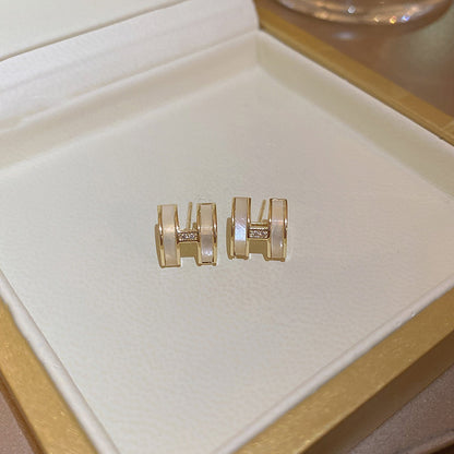 金色鋯石貝殼墜飾項鍊－細節特寫10｜https://igowo.tw/