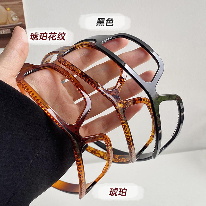 寬版簡約髮箍－琥珀花紋款細節｜https://igowo.tw/