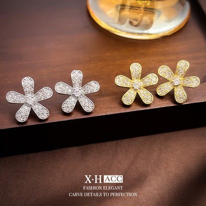金色花朵微鑲電鍍耳釘－商品主圖｜https://igowo.tw/